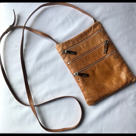 HOBO Handbags - HOBO GENUINE LEATHER CROSSBODY